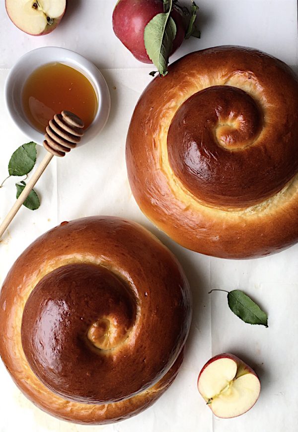 Cinnamon Raisin Round Challah