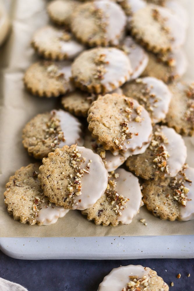brown-butter-maple-pecan-cookies_lions-bread-13